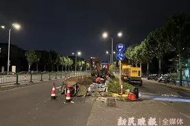 “澡洗到一半没水了……”云山路水管爆裂抢修整晚 小区停水后今天上午恢复图片