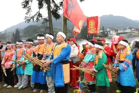 泸法麒麟·去赶场｜踩山节上的“来客”图片
