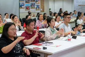 为什么要学手语？上海市民夜校秋季班开课，他们这样说图片