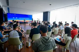 “玩”出来的万亿级产业，丰富的市场供给让人们参与户外运动热情高涨图片