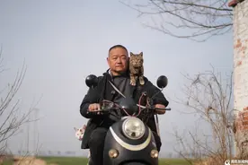 “卡车猫王”的春节——“儿孙满堂很幸福 但更想出去走走”图片