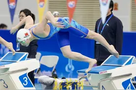 潘展乐、闫子贝顺利晋级，混合泳接力“王炸”组合闯入决赛| 泳道焦点图片