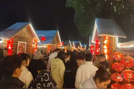 30秒｜除夕夜 川南大草原烟花冰雪节活动人气爆棚图片