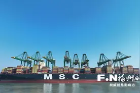 福州港集装箱船靠泊纪录再刷新图片