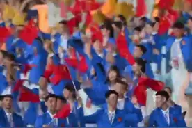 中国代表团入场音乐秒换《歌唱祖国》，万众瞩目，全场欢呼！图片