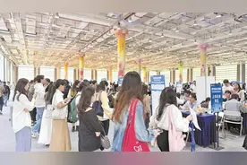 “百万英才汇南粤”2025年深圳大学春季校园招聘会举行 科技企业云集 最高年薪达50万元图片