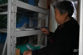 【一城百面】86岁老人无偿收发快递  把家变成社区“温暖驿站”图片