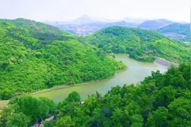 今起试营业！帐篷小院环抱湖畔、峡谷、山林图片