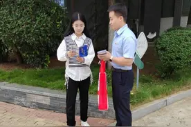 济南农商银行营业部开展“金融消费者权益保护教育宣传月”进校园活动图片