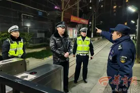 小8跑街 追踪|新城交警将加强建工路公园南路口公交站车辆违停治理图片