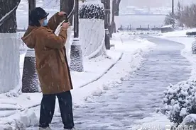自2005年有气象预警信号以来，济南首次发布暴雪红色预警图片