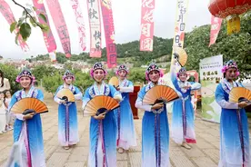 崂山区沙子口街道开展“月满山海 永不分‘梨’”登瀛梨雪中秋游园会图片