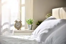 这个睡眠习惯，有助于延缓衰老！想睡好要注意这2点图片