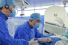 为医患大幅降低辐射，全球首台“零噪声”DSA心脏介入手术在中山医院完成图片