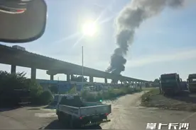 很危险！11岁孩子“点燃”废弃房屋图片