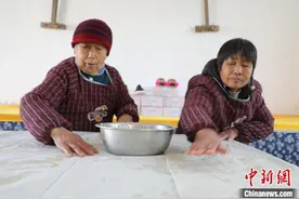 河北冀州“千层底”：30余道工序制作手工布鞋图片