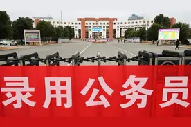 斯坦福博士当乡镇公务员，个别现象不必夸大解读 | 新京报专栏图片