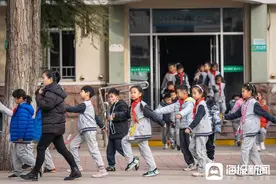 “课间10分钟”背后的“圈养”与“突围”图片