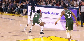 😤就是一个硬字！巴特勒晃开小波特轰进3+1！带队轰17-0！图片