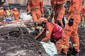 “蓝朋友”火力全开！云南省森林消防开展实战化抗震救灾演练图片