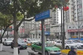 缩短约15分钟！AI红绿灯上线，这段路通行更快了图片