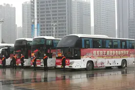 情系游子，温暖回家路图片