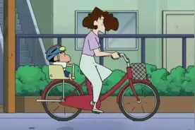 带娃骑车，前置儿童座椅火了，但有家长说要小心，我们测了，结果是……｜申评测图片