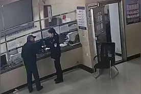 当“信义”老人遇上了“情义”民警……图片