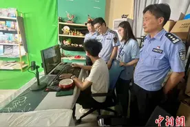 开学季文具热销 浙江义乌严查电商行业营造清朗之风图片