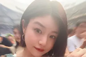 陈妍希看孙燕姿演唱会哭了半场：最喜欢的华语女歌手，承载了那么多年的青春图片