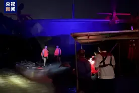 洪水中一机艇失控两人遇险 海事紧急救援图片