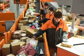 数说2023快递业绩｜极兔市值逆袭中通 圆通业务量逆袭韵达，2024新悬念要警惕“规模竞争陷阱”图片