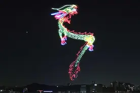 全城万架无人机表演点亮深圳夜空图片