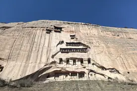 马蹄寺石窟群：绝壁之上，镶嵌在山体之内的宝塔图片