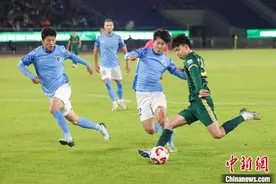 钱塘潮涌处 浙江足球“正青春”图片