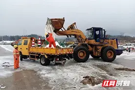 开年第一仗：湖南高速“养护橙”除冰保畅不停歇图片
