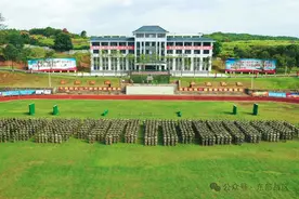 燃！秋季入伍新兵开训大场面图片