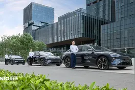 蔚来ET7成ACM图灵大会官方指定用车图片