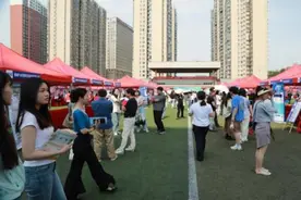 2700个岗位，湖南女子学院举行女大学生春季供需见面会图片