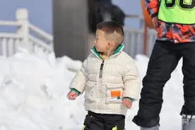滑雪啦！来贵州六盘水感受北纬26度的雪上狂欢图片