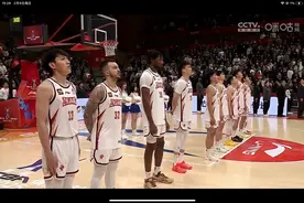 琼斯单节爆发，无奈浙江稠州金租男篮不敌新疆，CBA俱乐部杯止步八强图片