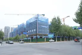 济南高新区规范标准化围挡施工，助力品质城区建设图片