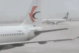 山航飞机雨天正常起飞？官方回应：符合安全起降条件图片