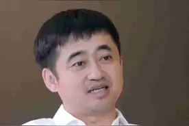 宅男财经｜从渔夫之子到首富，安踏创始人丁世忠的机遇与挑战图片