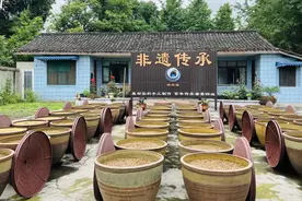 彭州有位“酱油哥”，365天循环往复，只为一口“鲜”！图片