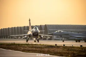 燃！南部战区空军飞行训练高清图图片