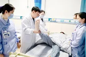 800公里，13小时！回到内地，把“腰”治图片