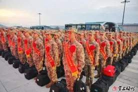 2025年上半年应征新兵起运图片