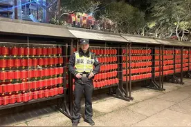 新春走基层丨警营父子的“错位”春节：一起坚守也是团圆图片