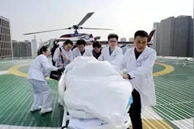 空中急救绿色通道开启！转运160公里外的危重患者，用时不到1小时图片